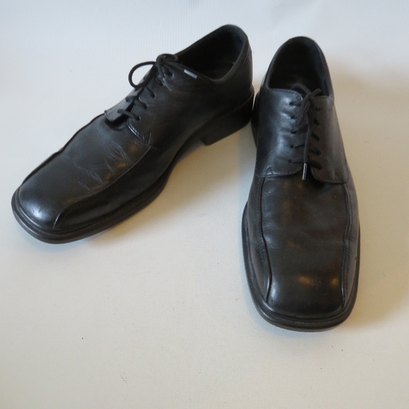 rockport lace up shoes
